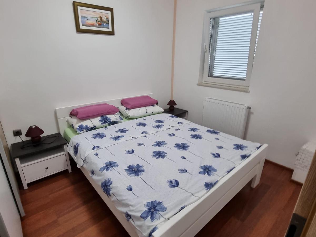 Apartments Katarina Smrika Exterior photo