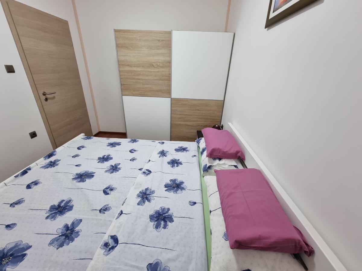 Apartments Katarina Smrika Exterior photo