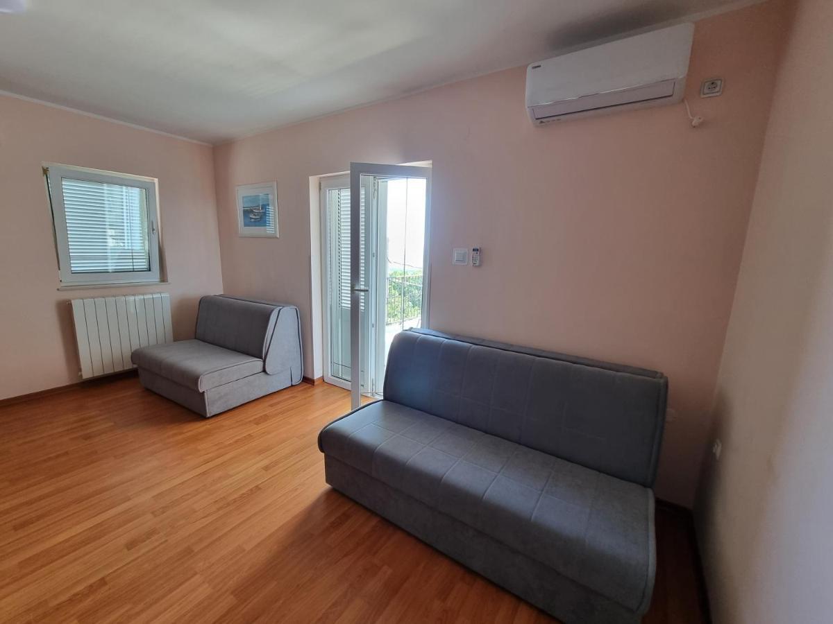 Apartments Katarina Smrika Exterior photo